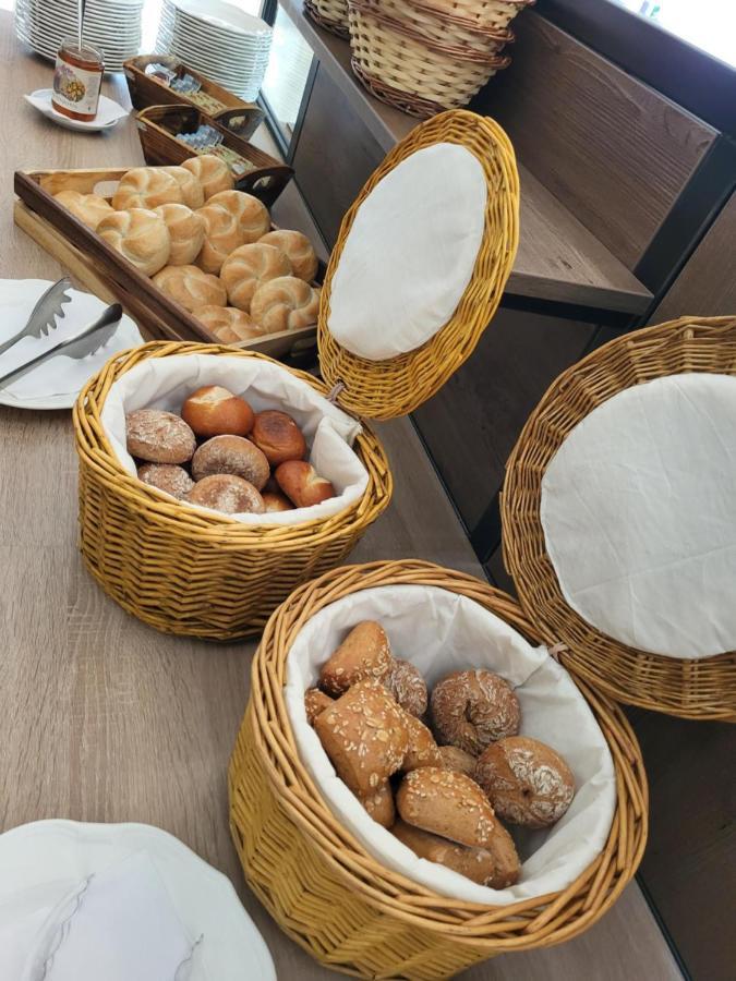 Wanderhotel Garni Cresta Schruns Eksteriør billede